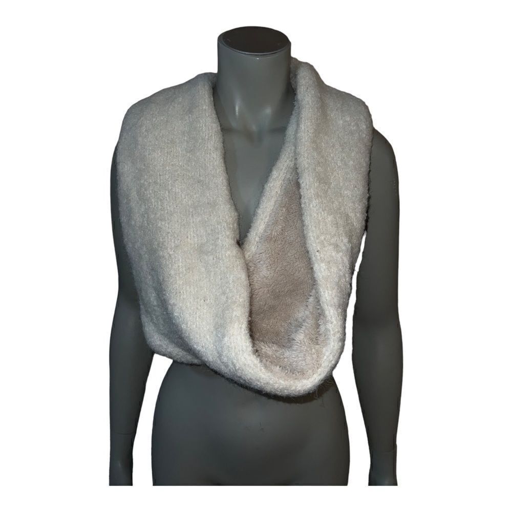 Bickley + Mitchell Women's Cream Infinity Knit Scarf Wool Blend NWT
